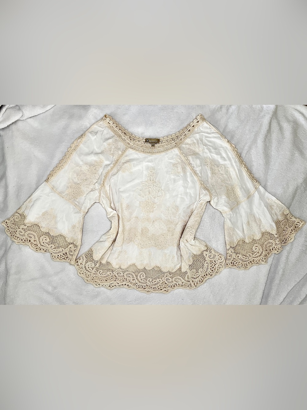 Vintage Democracy Women's Cream Embroidered Lace Flare Bell sleeve Boho Top